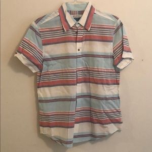 Men’s casual short sleeve button-down shirt